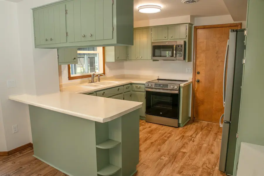1255 April Lane, Green Bay, WI 54304-4038 - #3