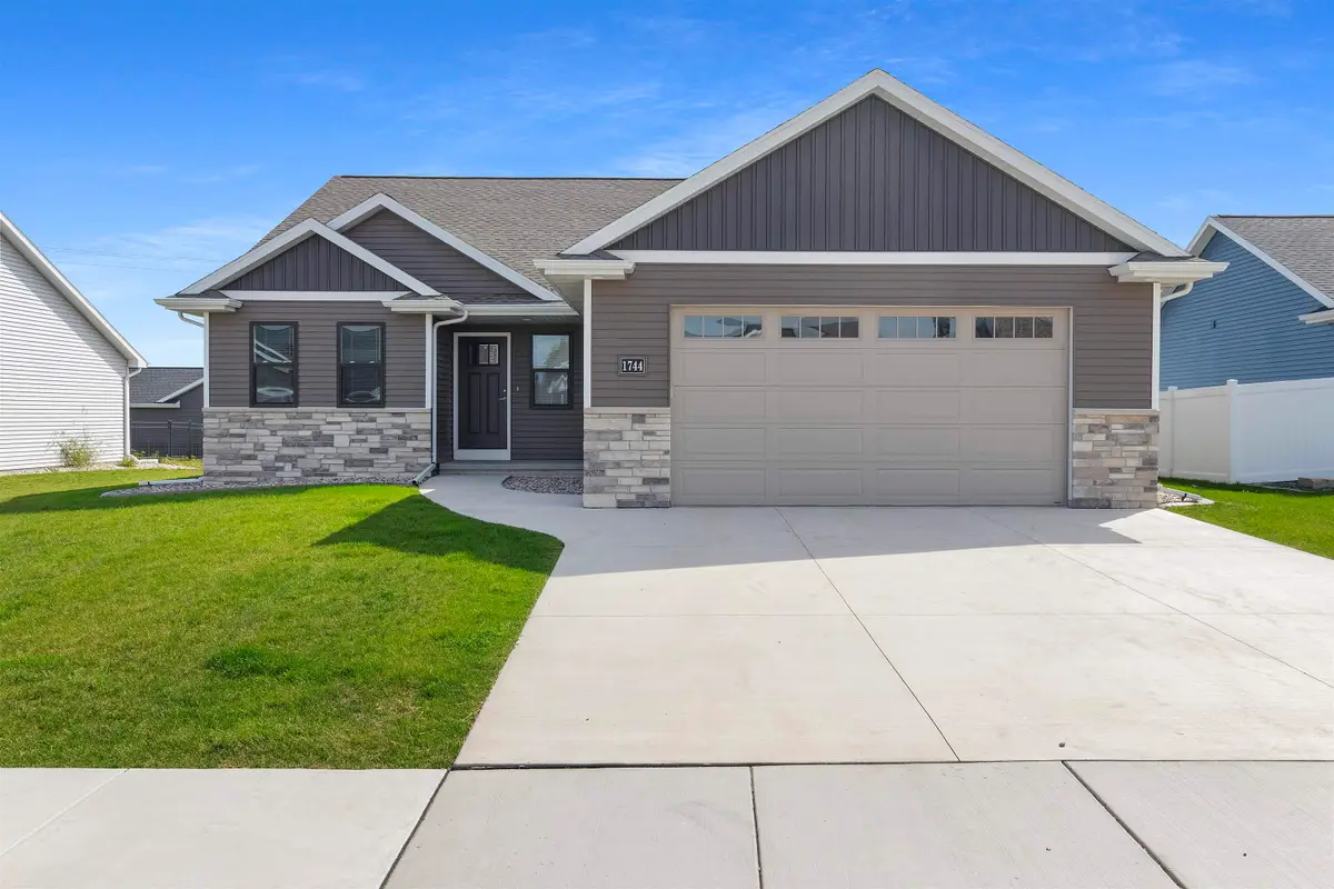 1744 Patriot Way, Neenah, WI 54956 - #1