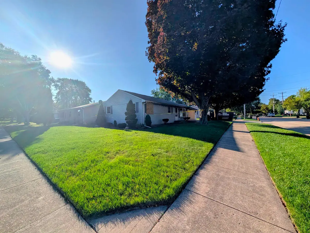 2500 S Kernan Avenue, Appleton, WI 54915 - #1