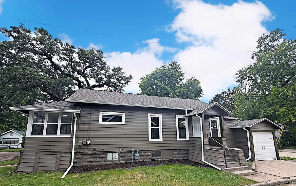 811 Randall Place, Oshkosh, WI 54901 - #1