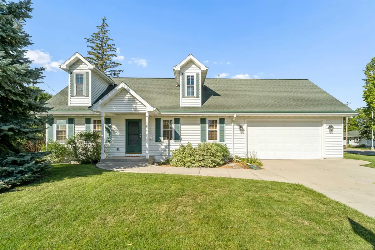 10 S Royal Avenue, Fond Du Lac, WI 54935 - #1