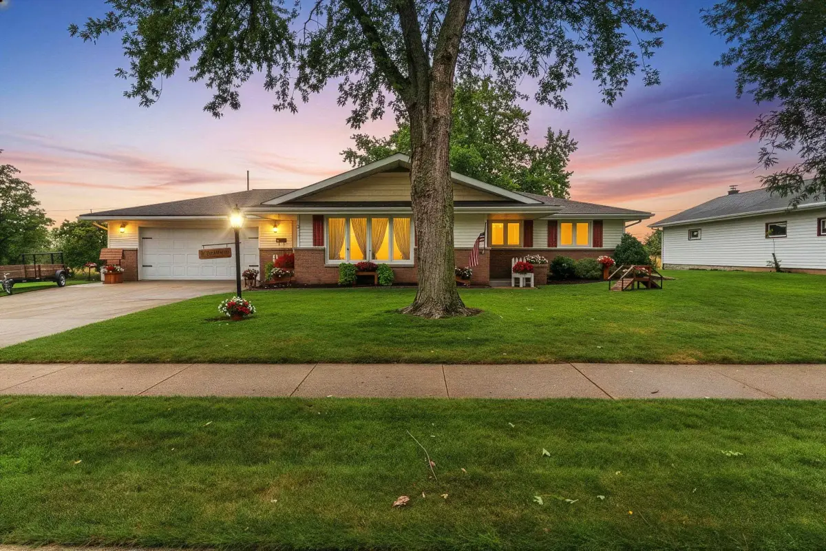 233 E National Avenue, Brillion, WI 54110 - #1