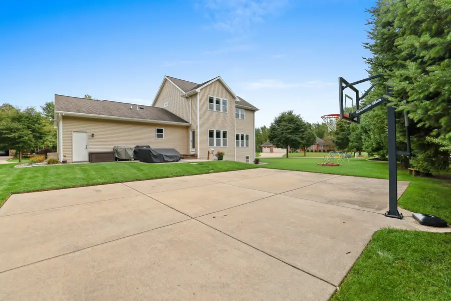 3562 Abbey Court, Green Bay, WI 54313-7471 - #2