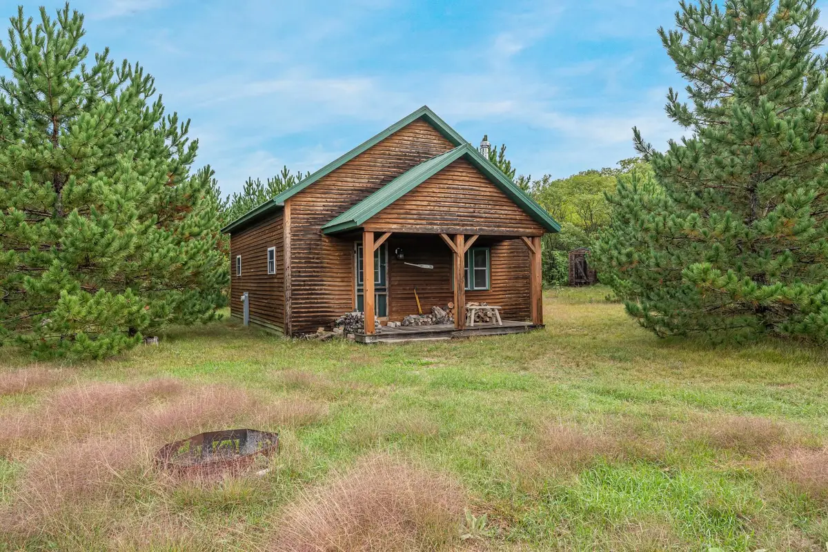 1055 8th Avenue, Hancock, WI 54943 - #1