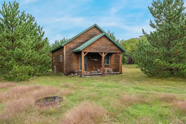 1055 8th Avenue, HANCOCK, WI 54943