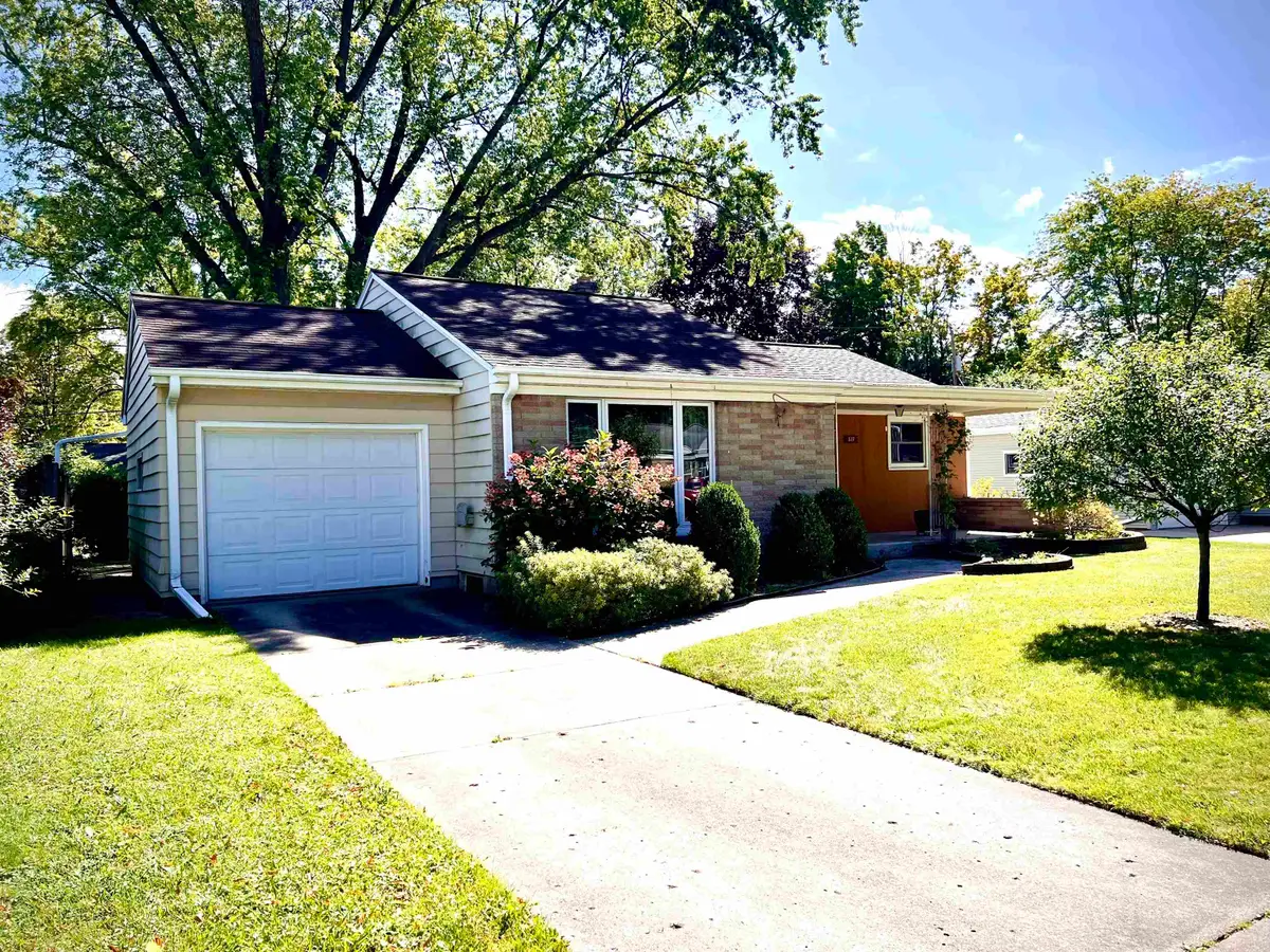 827 Colonial Avenue, Green Bay, WI 54304 - #1