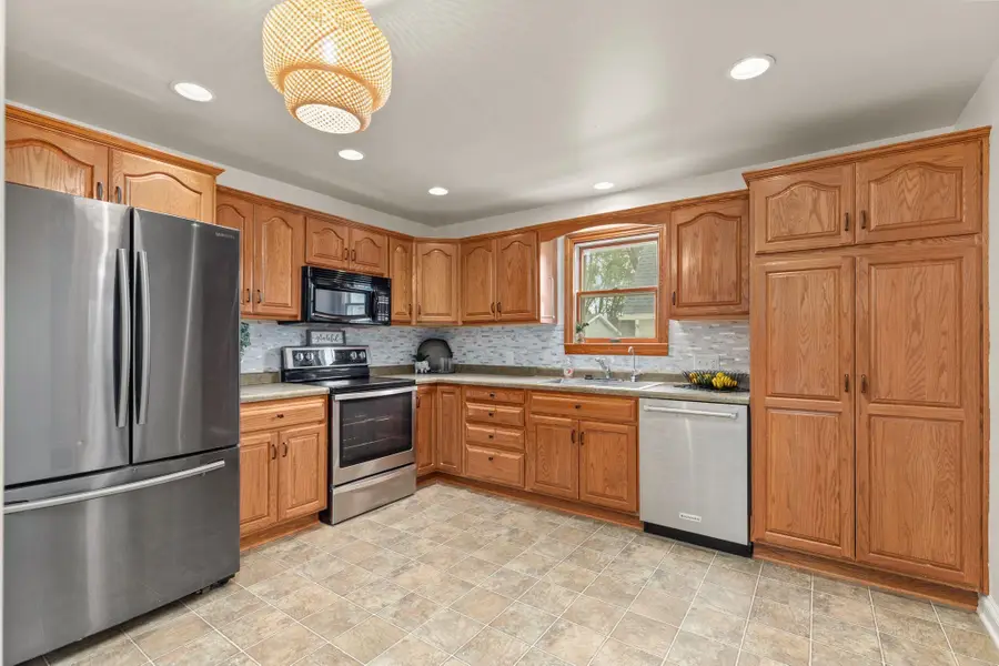 354 Oak Street, Menasha, WI 54952-3336 - #2