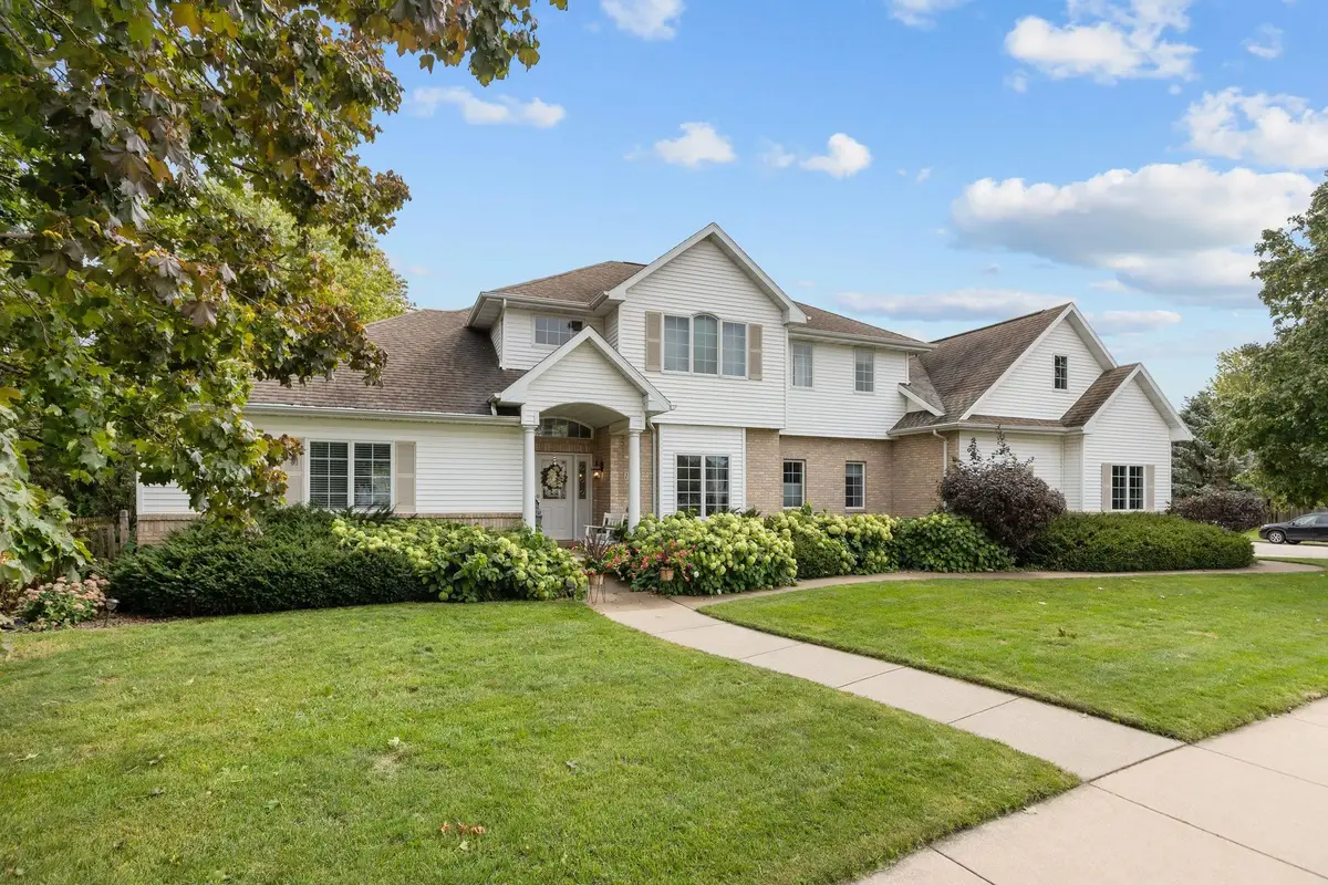 1426 Mahler Boulevard, Neenah, WI 54956 - #1