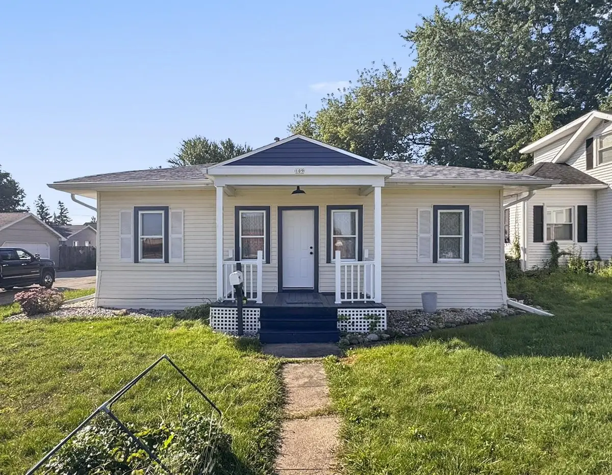 109 E 1st Street, Kimberly, WI 54136 - #1