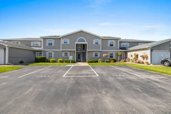 1294 Wittmann Park Lane, MENASHA, WI 54952