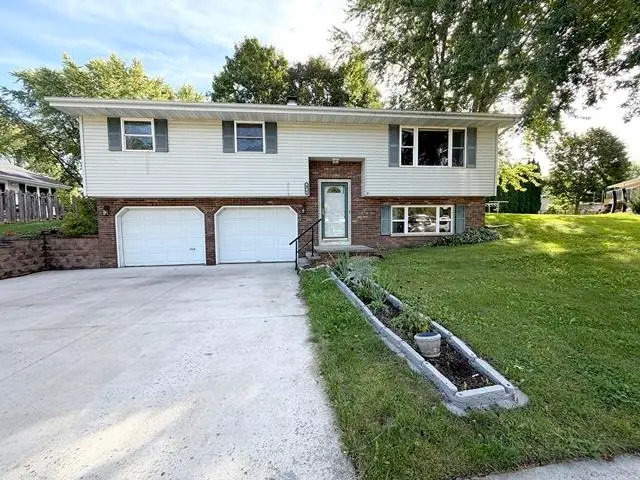 476 Hiawatha Drive, Brillion, WI 54110-0000 - #1