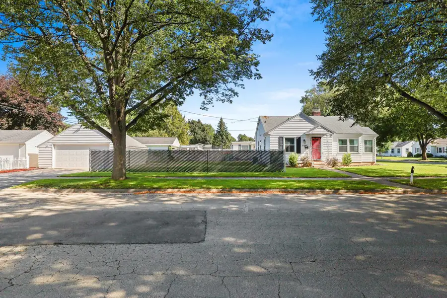 1106 Minahan Street, Green Bay, WI 54303-4047 - #2
