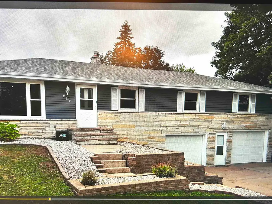819 Giese Street, Hortonville, WI 54944 - #2
