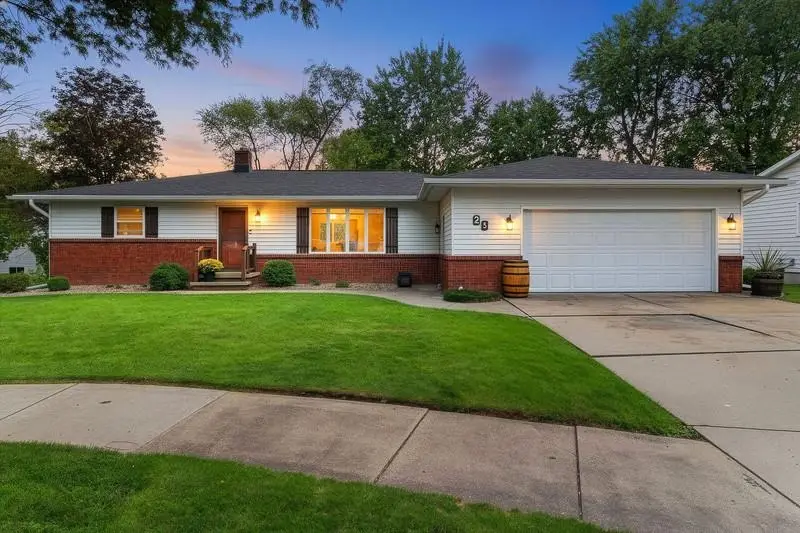 25 St Charles Place, Little Chute, WI 54140 - #1