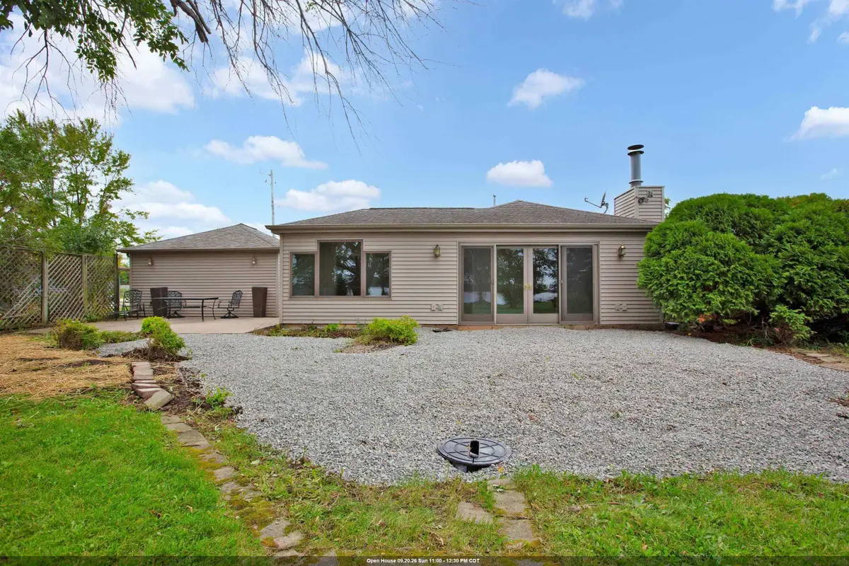 1677 W Butte Des Morts Beach Road, Neenah, WI 54956 - #1