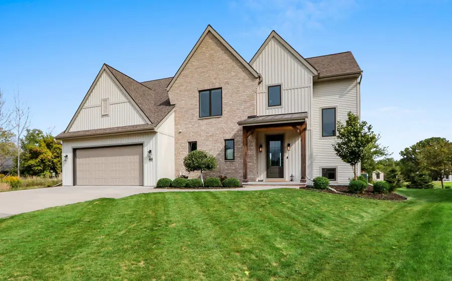 401 Jerelyn Court, Combined Locks, WI 54113 - #2