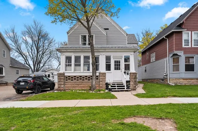 714 Metoxen Avenue, Kaukauna, WI 54130-2518 - #2