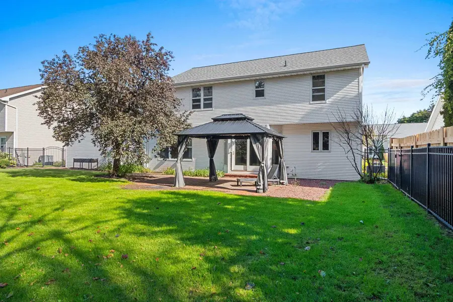 1934 Pike Lane, De Pere, WI 54115-3747 - #2