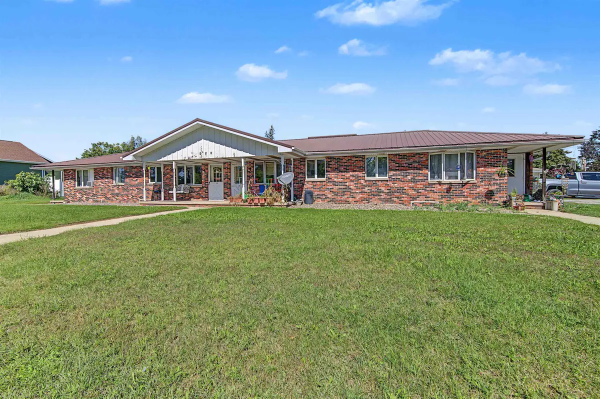 151 W Glenbrook Drive, Pulaski, WI 54162 - #1