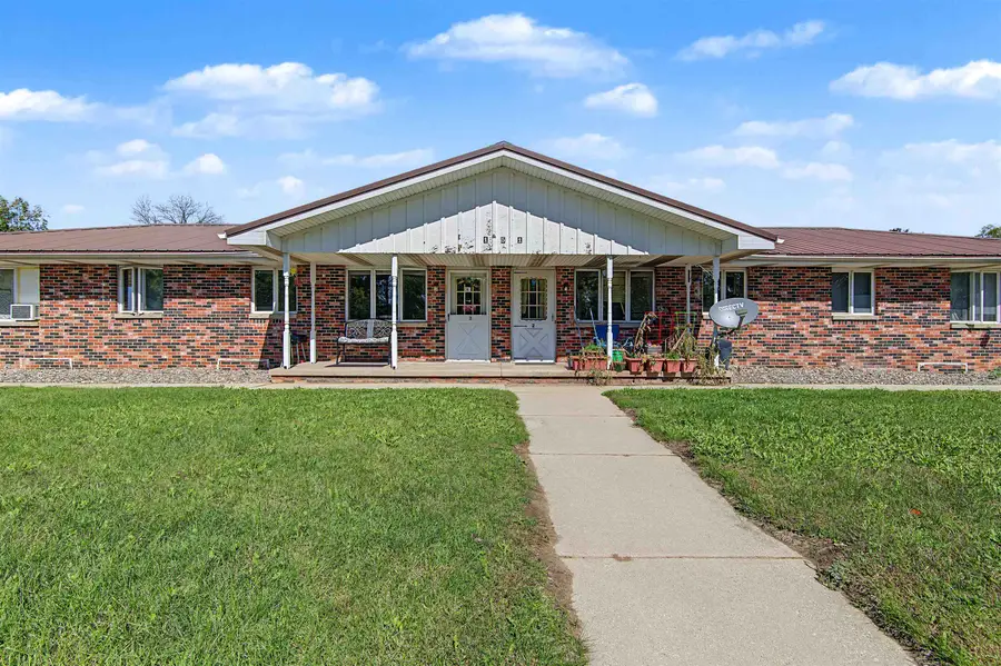 151 W Glenbrook Drive, Pulaski, WI 54162 - #2