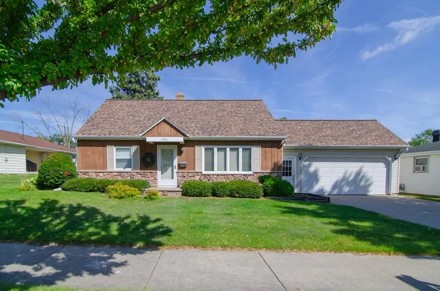 1266 Shadow Lane, Green Bay, WI 54304-3943 - #2