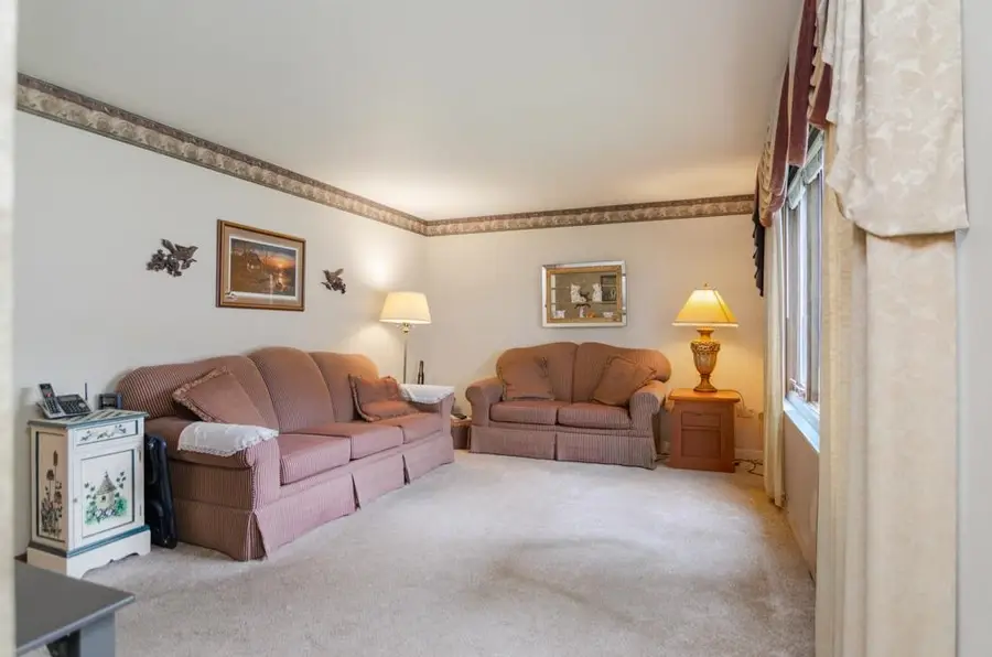 1266 Shadow Lane, Green Bay, WI 54304-3943 - #3