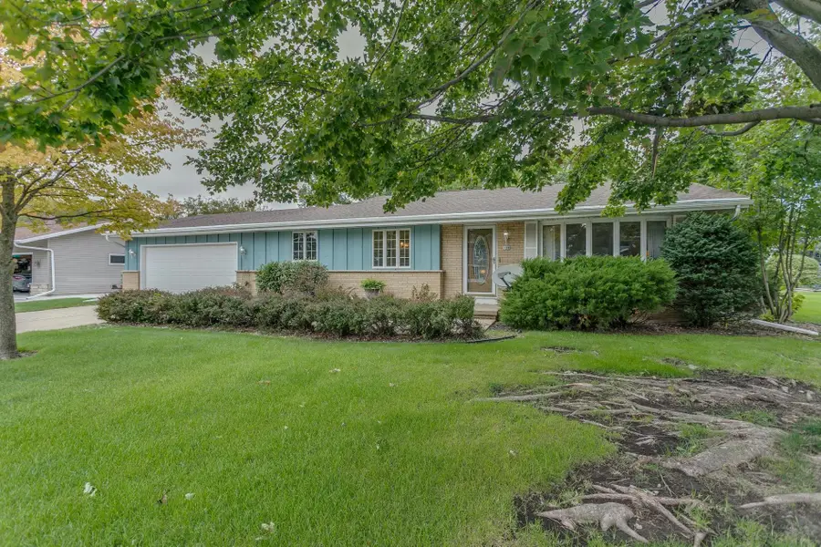934 Nicolet Avenue, Oshkosh, WI 54901 - #2