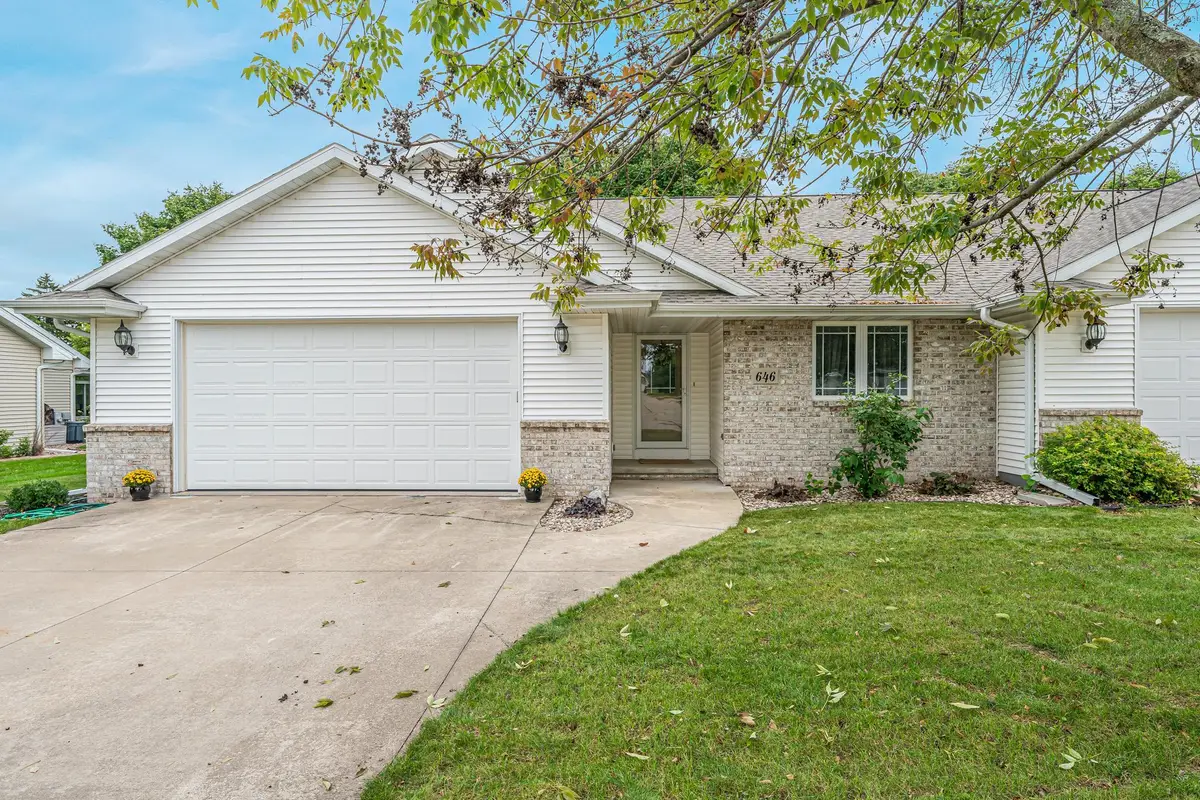 646 S Lincoln Street, Hortonville, WI 54944 - #1