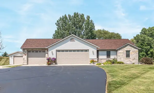 206 Donovan Circle, ROSENDALE, WI 54974