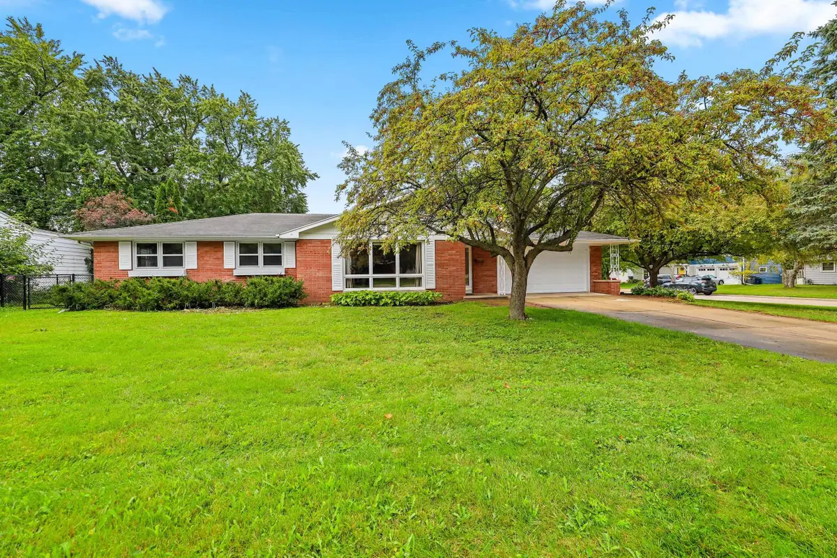 140 Helene Court, Green Bay, WI 54301 - #1