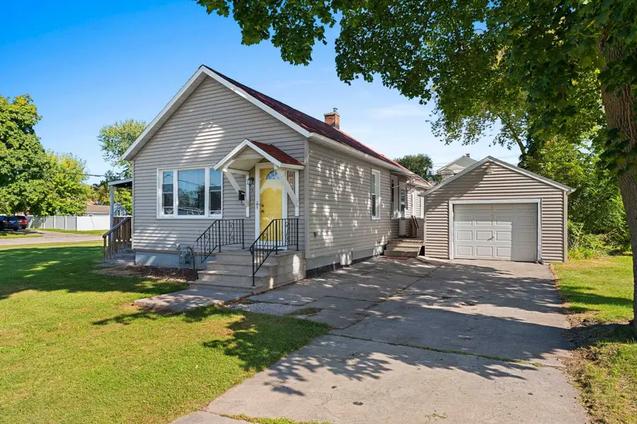 1571 Charles Street, Green Bay, WI 54302 - #2