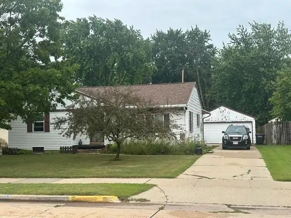 412 N Eagle Street, OSHKOSH, WI 54902-5516