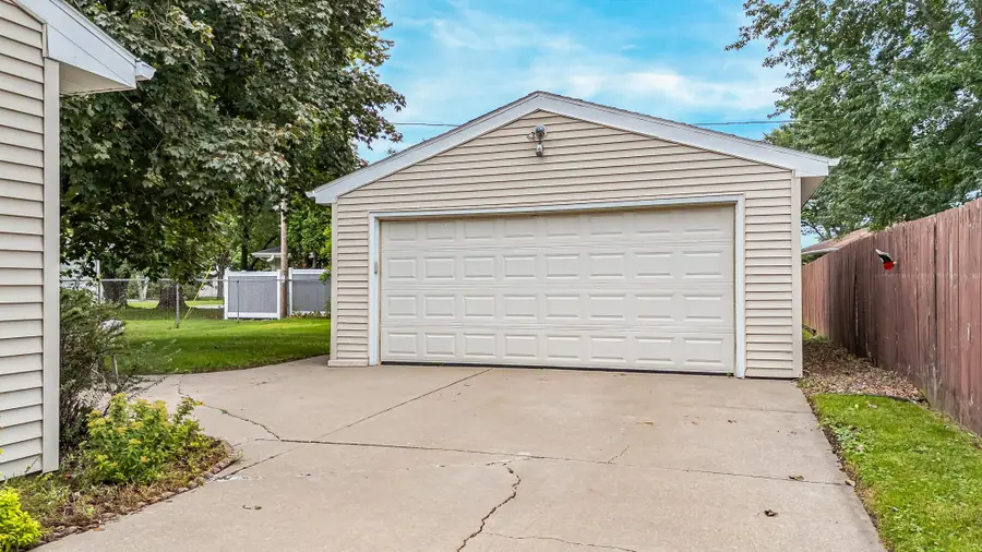 2124 S Fountain Avenue, Appleton, WI 54915-4307 - #2