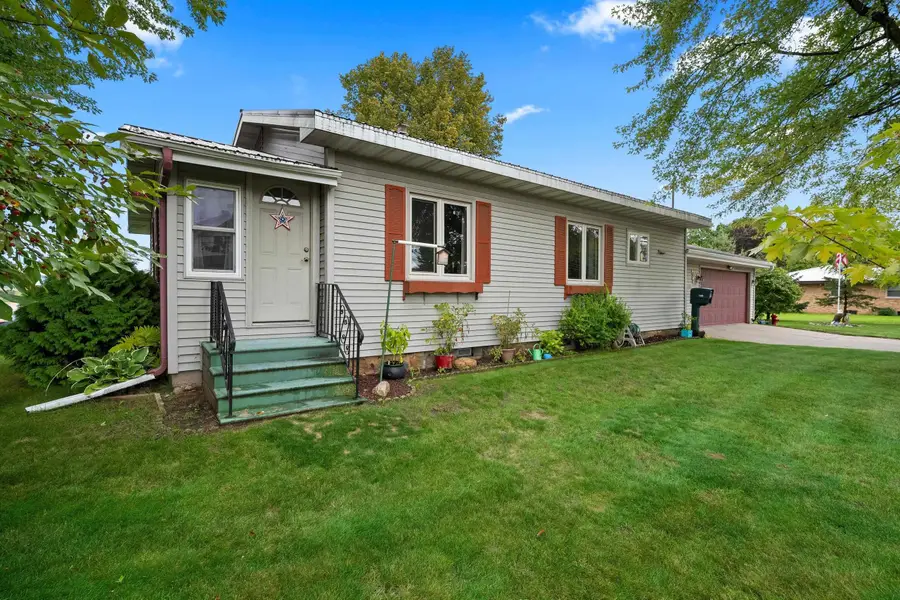705 E Lieg Avenue, Shawano, WI 54166 - #2