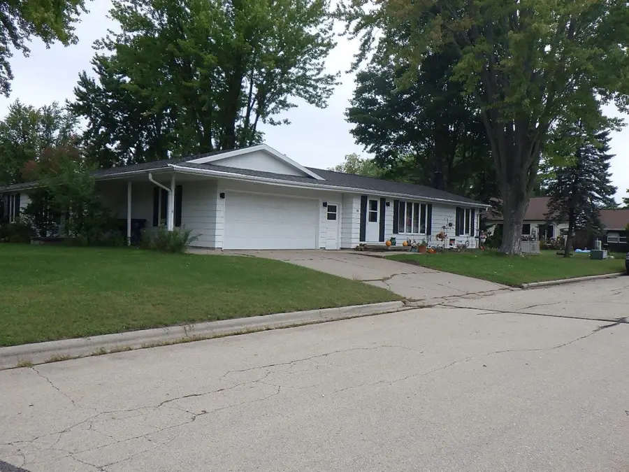 70 Grove Street, Clintonville, WI 54929 - #3