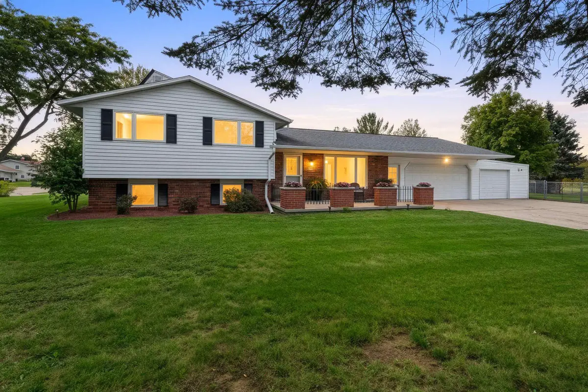 3467 Golf Drive, Green Bay, WI 54311-7648 - #1
