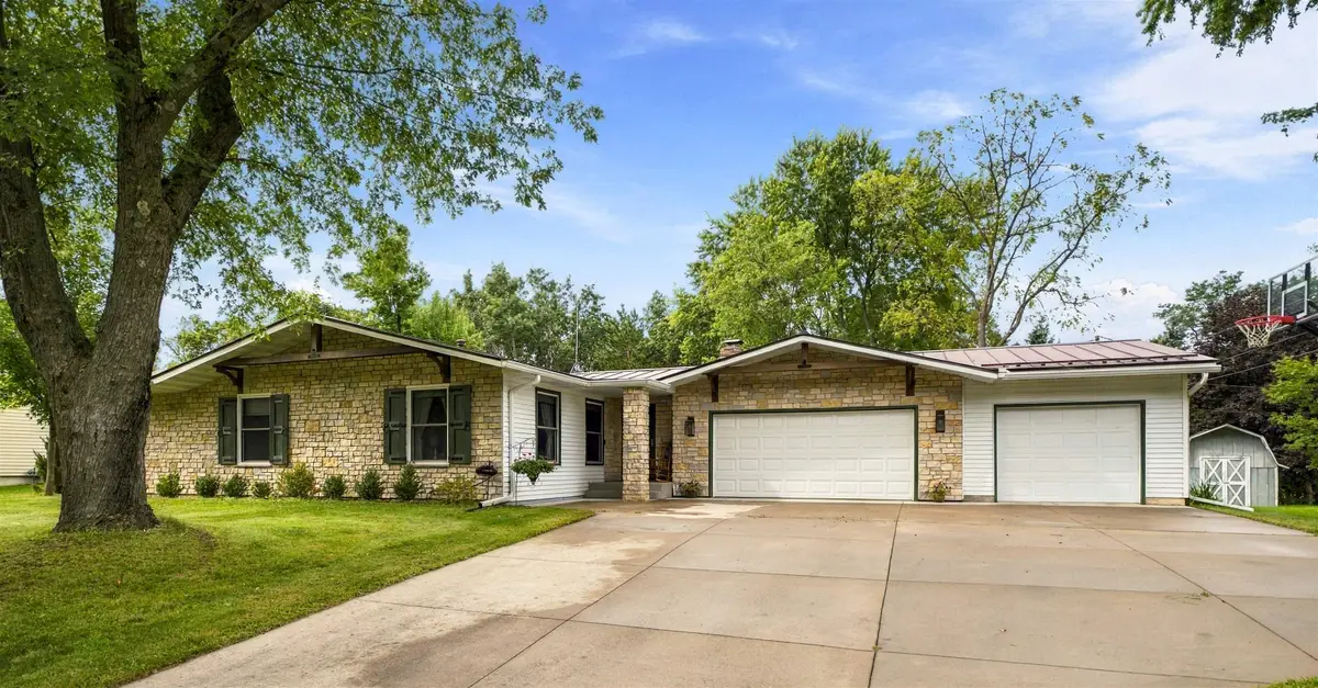 416 S Harrison Street, Waupaca, WI 54981 - #1