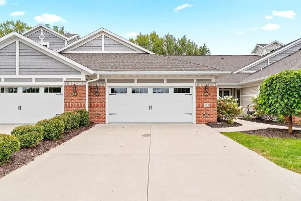 2617 Bay Harbor Circle #2, GREEN BAY, WI 54304