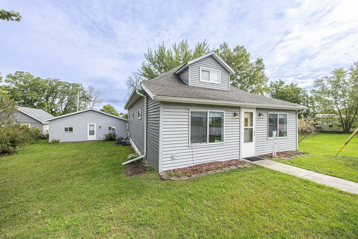 250 N Oakland Avenue, Oconto Falls, WI 54154 - #1