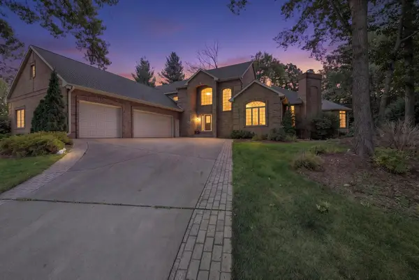 1935 E Telemark Circle, GREEN BAY, WI 54313