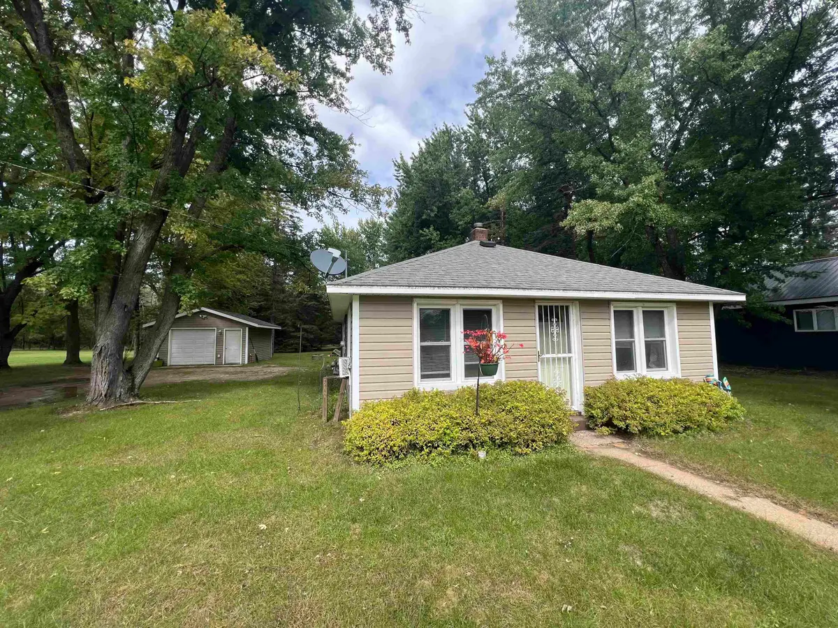 E2026 King Road, Waupaca, WI 54981 - #1