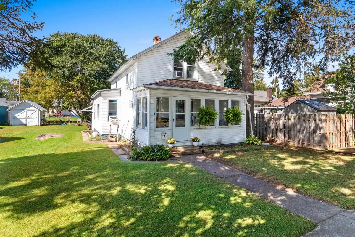 811 S Lafayette Street, Shawano, WI 54166 - #1