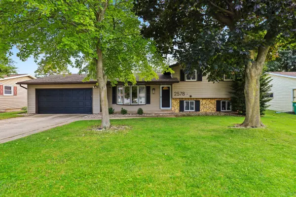 2578 Vicki Lane, GREEN BAY, WI 54311-5220
