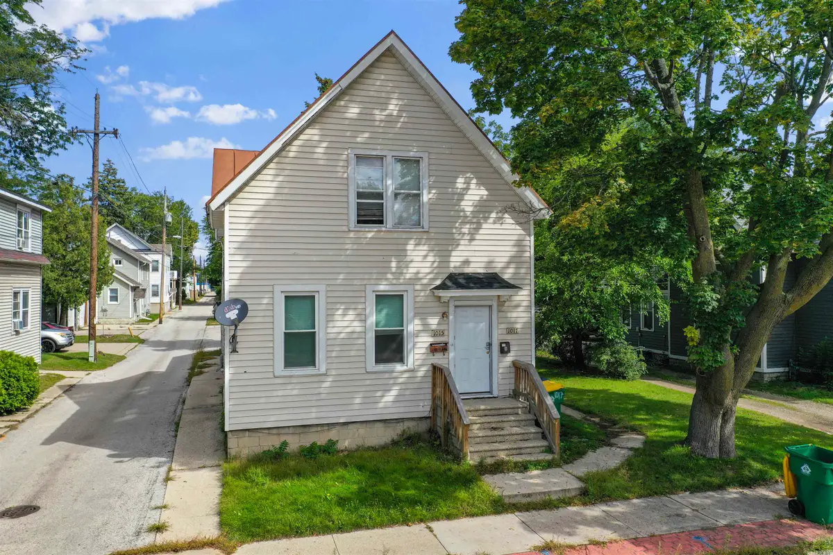 1019 E Walnut Street, Green Bay, WI 54301-4405 - #1