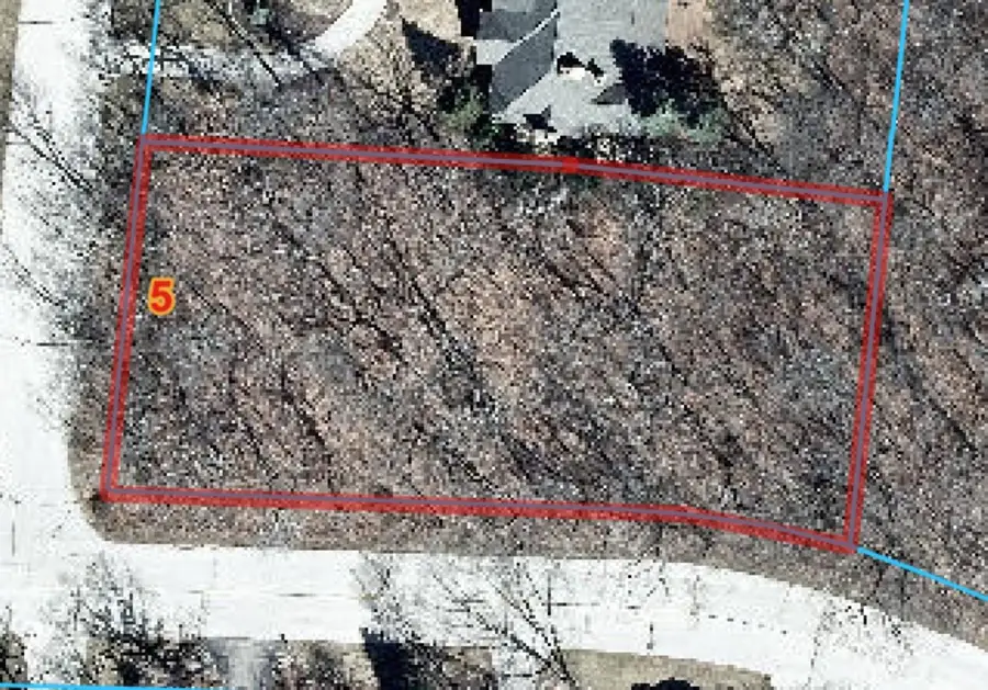 5 Oakridge Court, Fond Du Lac, WI 54937-7614 - #2