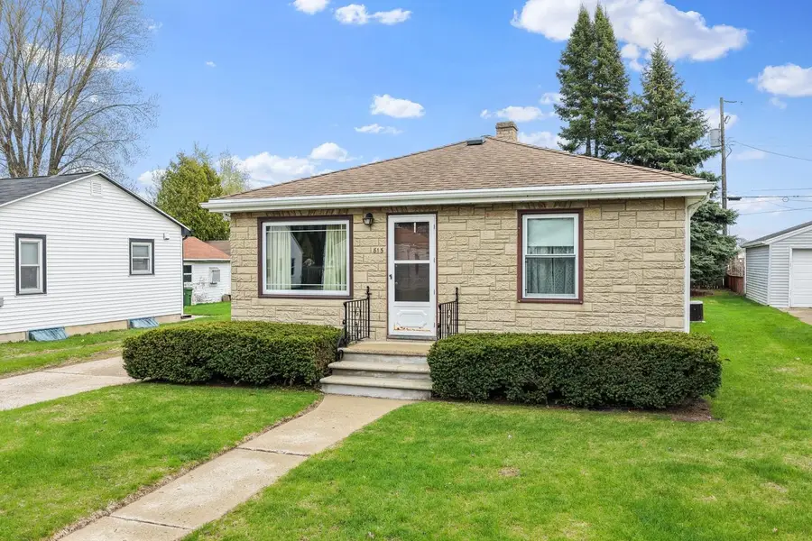 815 Irvington Street, Green Bay, WI 54304-2104 - #2