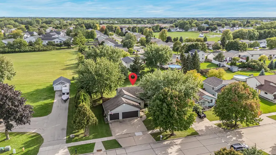 729 Farmington Avenue, Oshkosh, WI 54901 - #2
