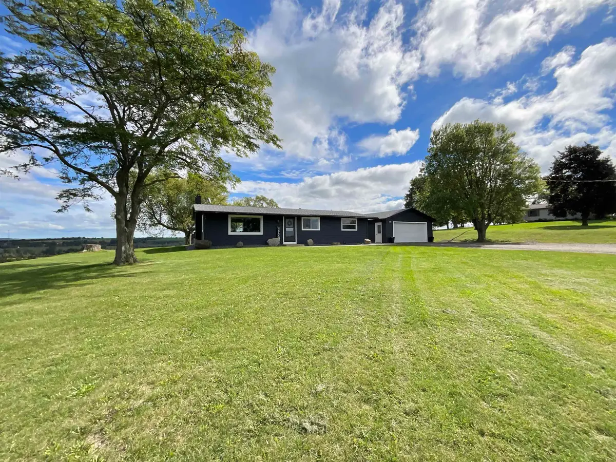 N5551 7 Hills Road, Fond Du Lac, WI 54937-9257 - #1