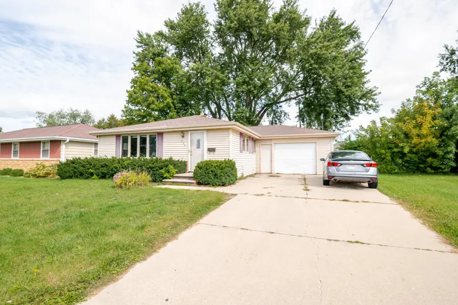 1106 St Agnes Drive, Green Bay, WI 54304-2257 - #2