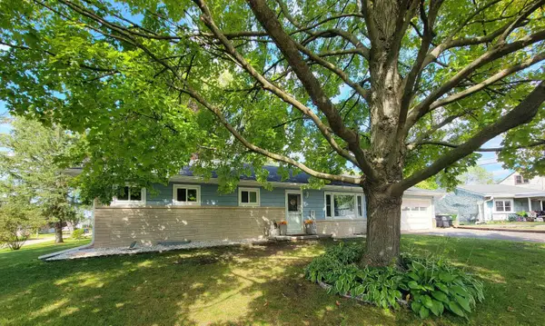 215 W Cameron Street, NEW LONDON, WI 54961